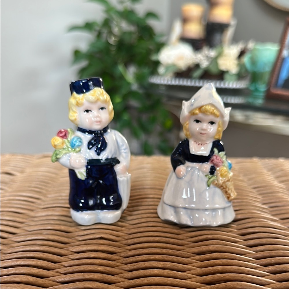 Charming Dutch Figurines with Flowers Vintage salt, and pepper shakers
